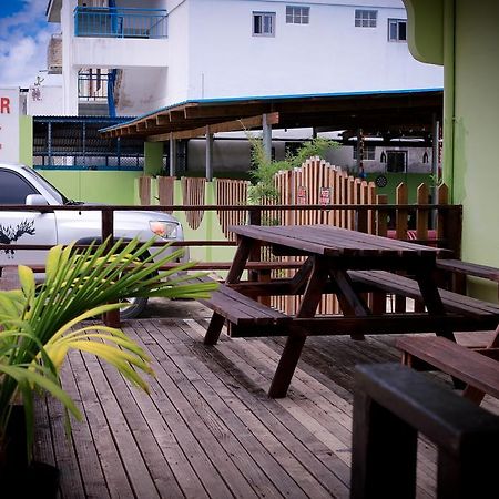 G.T. Guest House Garapan Esterno foto