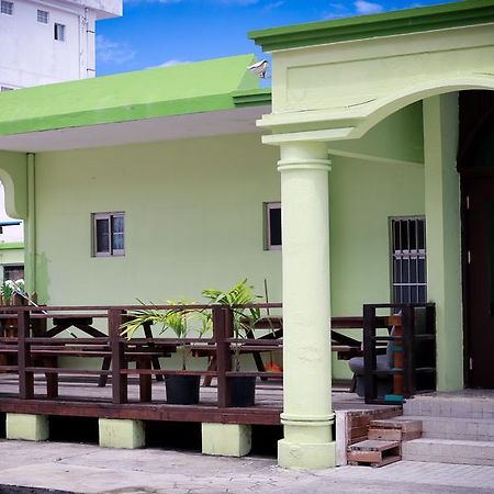 G.T. Guest House Garapan Esterno foto