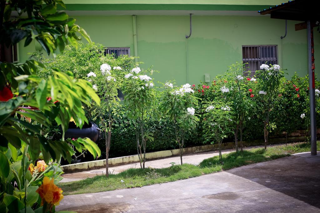 G.T. Guest House Garapan Esterno foto
